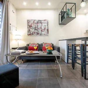 Apartamento Con Terraza En San Luis. Parking&netflix Apartamento Sevilla